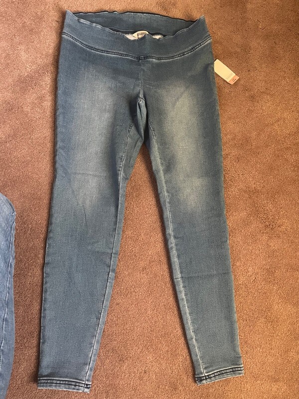 Destination Maternity Soft Women's Maternity Jegging Sizes 8 / 10 (Medium)!