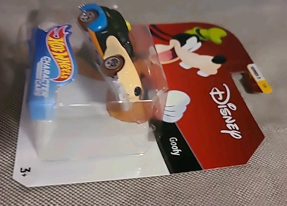 Hot Wheels Disney Character Cars GOOFY 2019 Foto 2 de 4