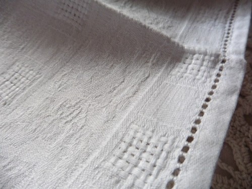 8 ANCIENNES SERVIETTES DE TABLE DAMASSE LIN BLANC"DB" 58X54 CM OURLETS JOURS - Bild 5 von 6