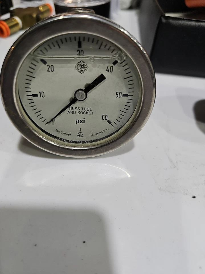 Used Mc Daniel Control Inc 316 SS LIQUID FILLED GAUGE 0-60 PSI TYPE - Image 2 of 4