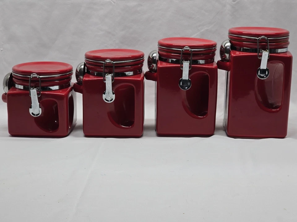 Juego de botes rojos OGGI - 4 piezas con cucharas - buenos sellos de tapa, sin desgaste ni daños Foto 2 de 4