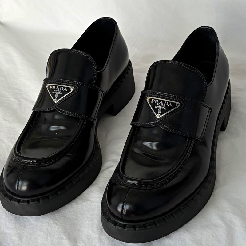 Vintage PRADA Women’s Black Leather Slip-On Loafer Flats US 8.5