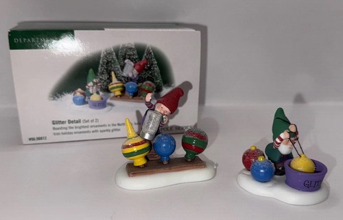 DEPT 56 - "GLITTER DETAIL" NORTH POLE VILLAGE ZUBEHÖR #56812 - 2-teiliges Set - Bild 3 von 6