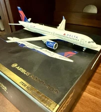 Gemini 1:200 Delta Air Lines Airbus A220-300 N305DU Gemini Jets
