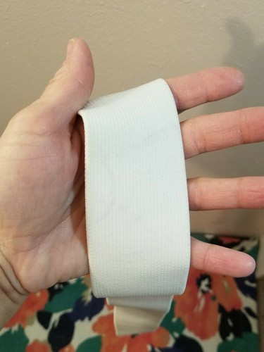 Vintage 1980's DAY-LOR Stretch Belts White-Gold and Black - Picture 10 of 11