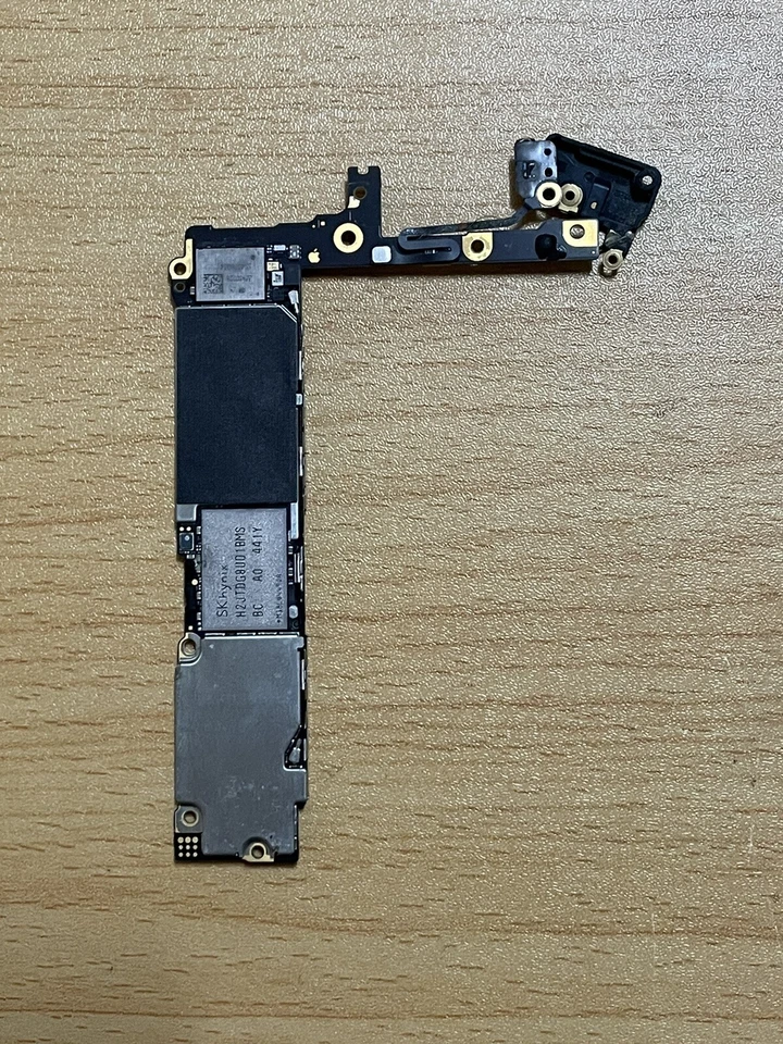 Scheda Madre IPhone 6 Plus 16gb Non Funzionante Surriscaldamento A1524 Apple - Immagine 2 di 4