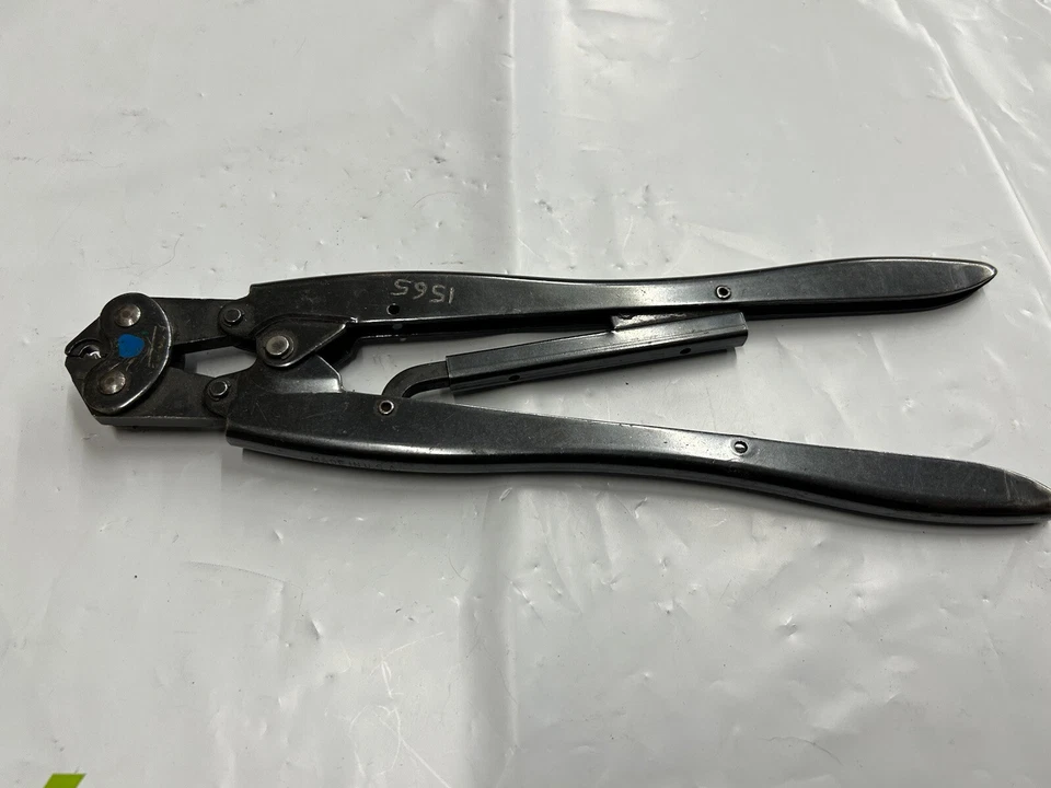 Herramienta de crimpado AMP 49592 14-12 W-STD con grabados #1565. Estante Zz4 azul Foto 3 de 4