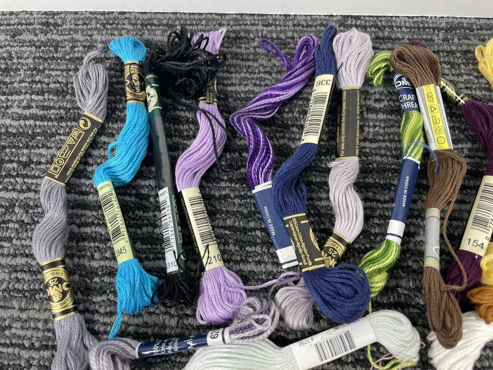 🔥 Lot of 25 • Skeins DMC Embroidery Needle Point Floss Yarn • B - Image 2 of 4