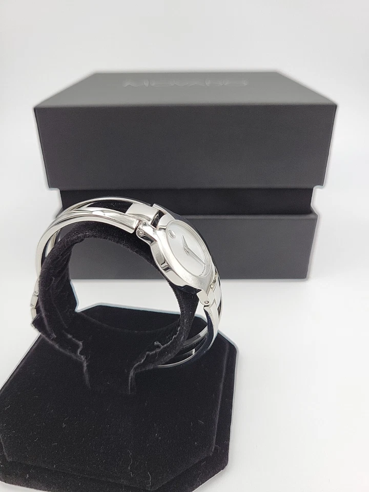 Reloj suizo Movado Amorosa para mujer esfera MOP brazalete - 0606538 (precio de venta sugerido por el fabricante 595 USD) Foto 4 de 4