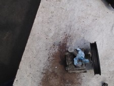 Pompe direction assistée Nissan TINO