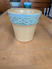 Vintage 13 x 13 cm Holkham Pottery pot - Celtic Slip Design 548g