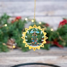 Laser Cut Star Ornament with Pyramid Color