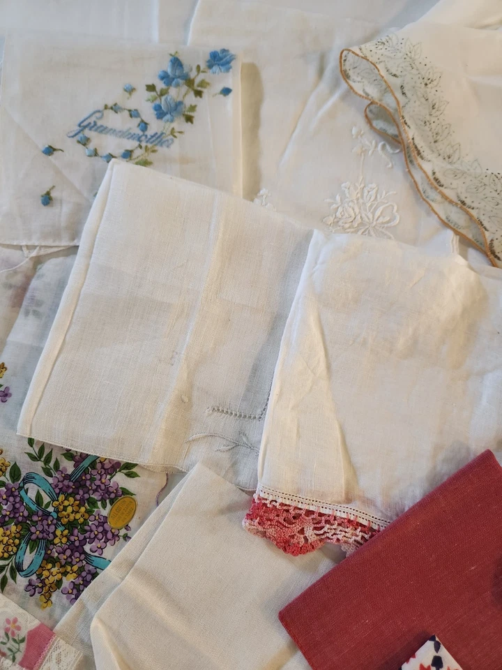 Vintage Lot of 24 Women's Handkerchiefs Mixed Lot Florals, Lace & Embroidered - Image 3 of 4