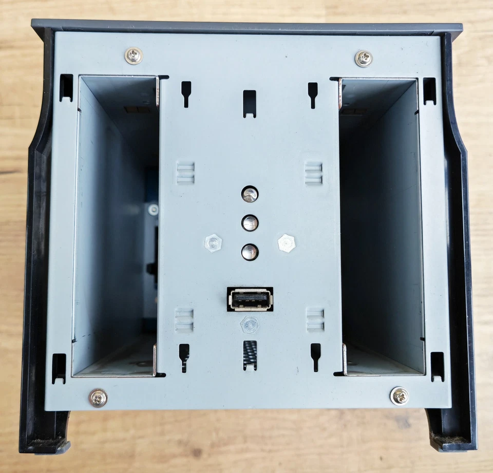 Netgear Stora MS200 / RAID JBOD / USB / NAS Server / 2 Bay / Gehäuse - TOP - Bild 3 von 3