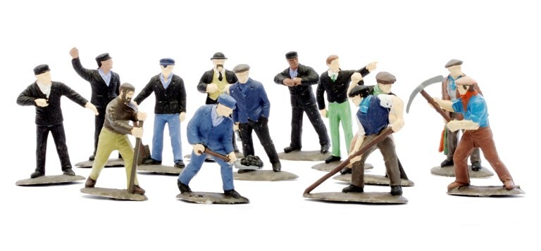 Dapol C002 Railway Workmen Figures Unpainted Plastic Kit Model Railway OO Gauge