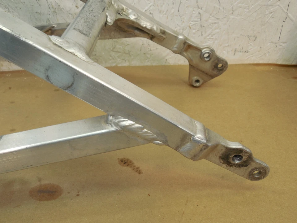 Soporte de asiento subchasis trasero Kawasaki KX250F 2012 Foto 4 de 4