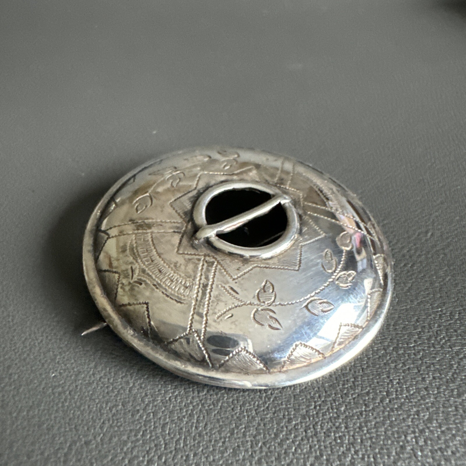 1925 Finland Solid Silver Circular Brooch Traditi… - image 1