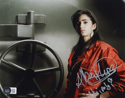 ALBA FLORES AS 'NAIROBI' RARE SIGNED ''MONEY HEIST'' PHOTO BECKETT BAS