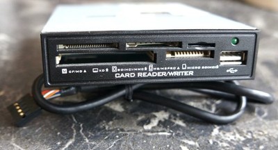 Ultron Card Reader / Writer UCR 75-in1 - Modell 48558 - für Desktop-PC