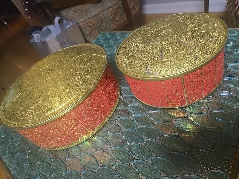 Set Of 2 Guildcraft Ornate Crimson and Gold Filigree Metalware Tin New York USA