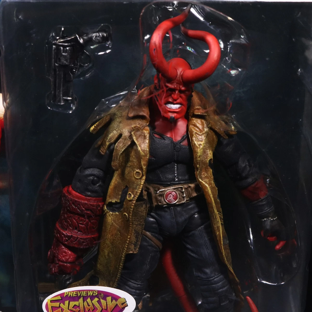 Mezco Hellboy Battle Damaged HB 7" Action Figure Exclusive 1/12 Scale Doll