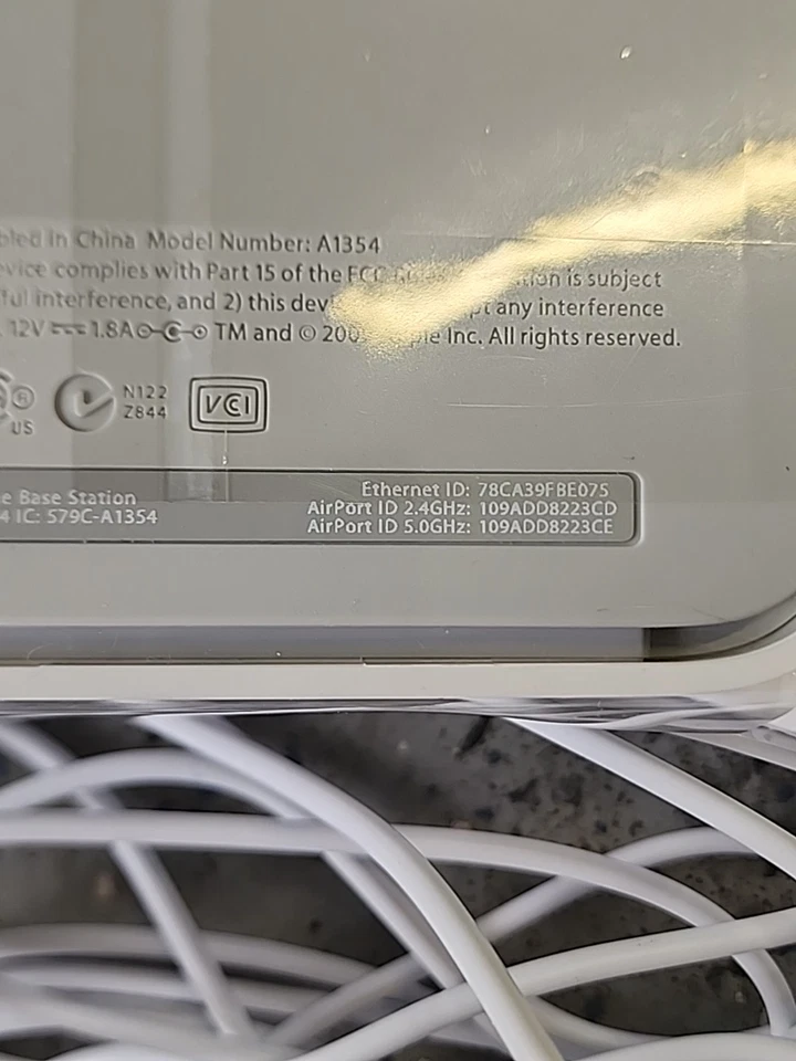 Apple A1354 AirPort Extreme Base Station -5 Ports - Image 3 of 4