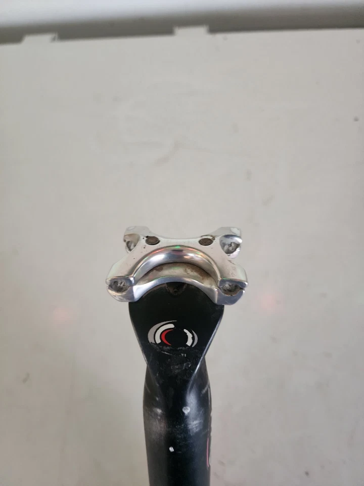  Oval Concepts Alloy 2 Bolt Seat post 32.4 x 280mm  - Image 3 of 4