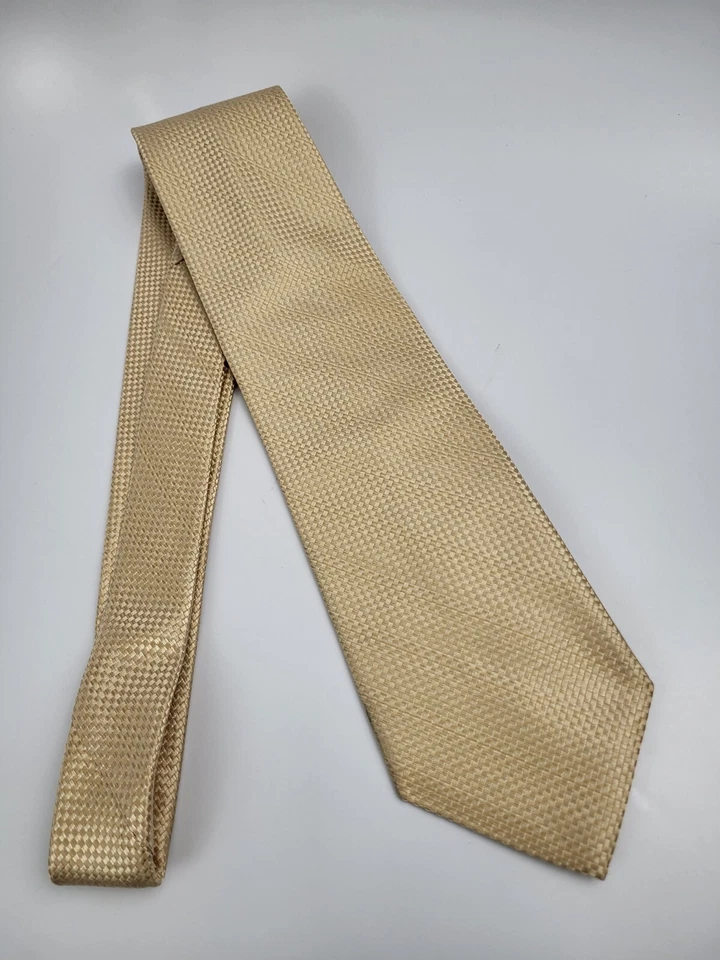 Corbata de seda Nicole Miller amarilla lisa geométrica para hombre 57 x 3,5/8 Foto 2 de 4