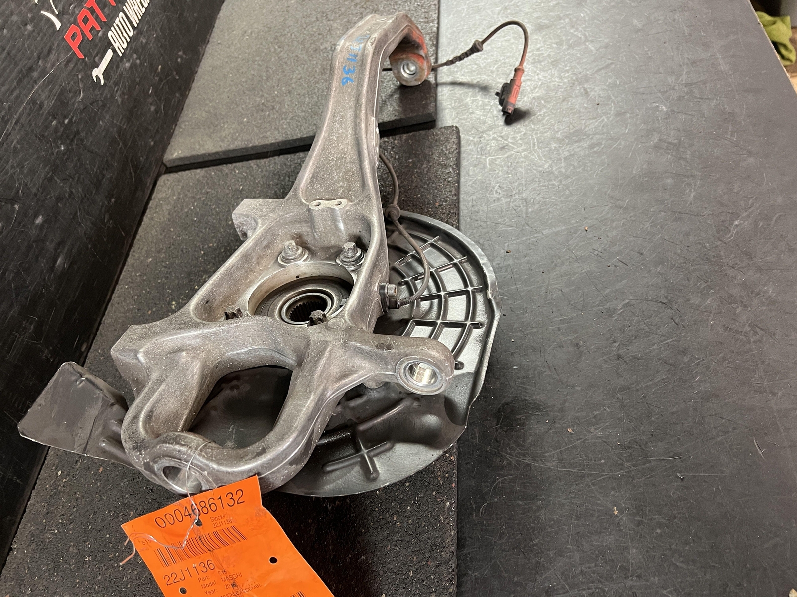 14-17 MASERATI GHIBLI FRONT PASSENGER RIGHT KNEE KNUCKLE ASSEMBLY AWD SQ4