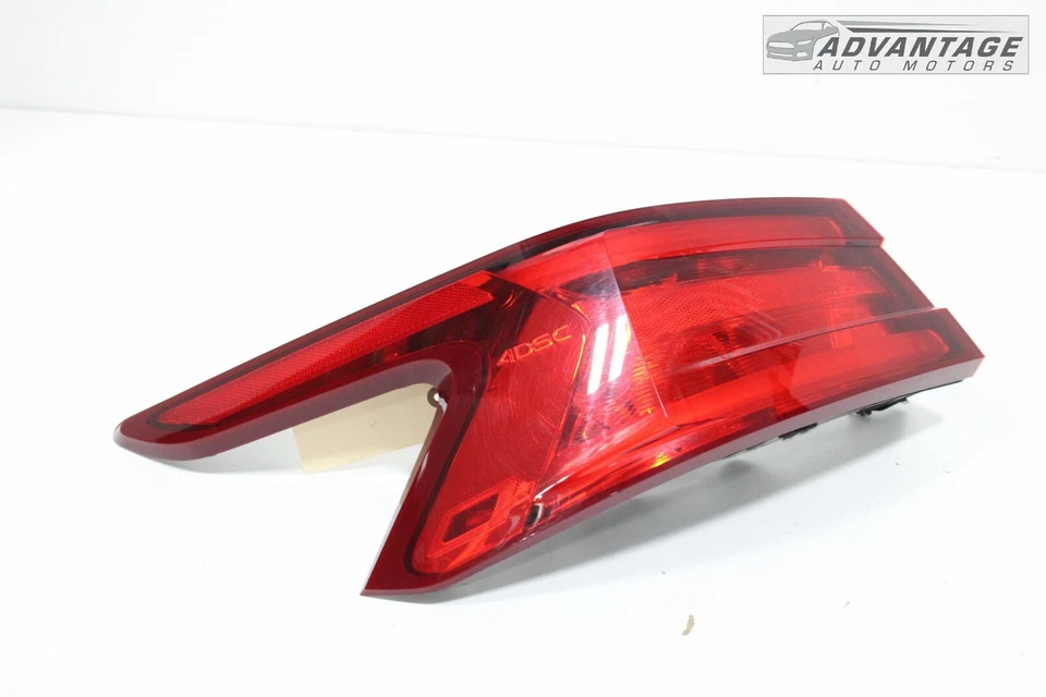 2016-2018 NISSAN MAXIMA SEDAN REAR LEFT SIDE OUTER TAILLIGHT LIGHT LAMP OEM - Image 2 of 4