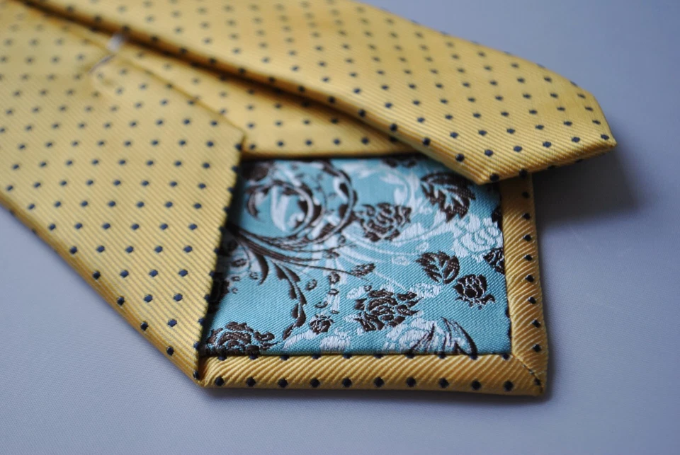 yellow gold tie mustard with black pin spots by Frederick Thomas - Image 4 of 4