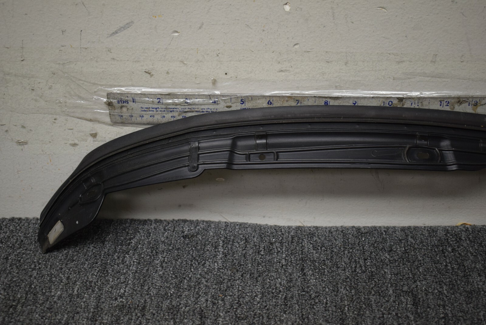 2014-2016 MASERATI GHIBLI DOOR VERTICAL GASKET FACTORY OEM