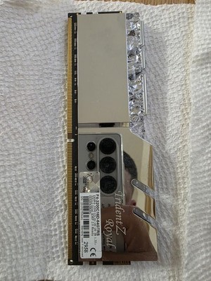 Ddr4 3200 cl 16 64gb rams Trident Z Royal 