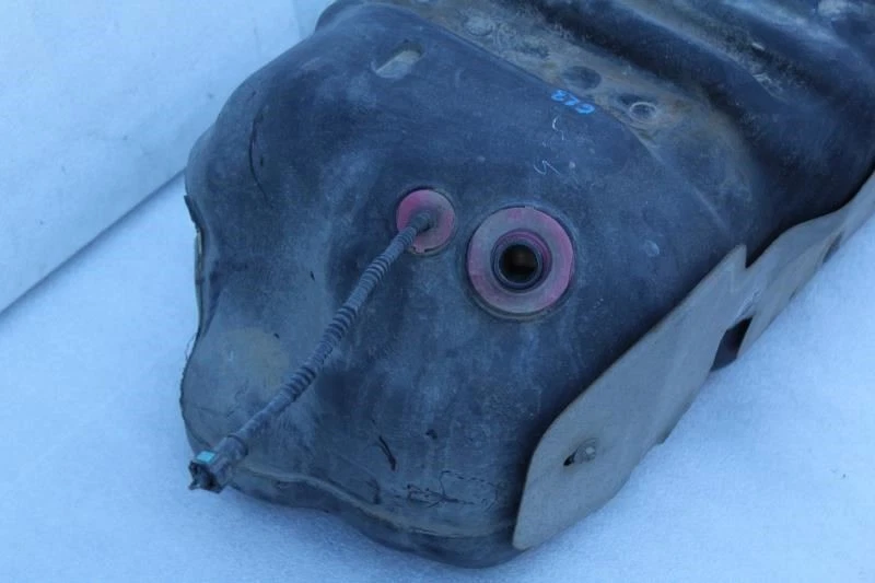 Toyota Sequoia 2006 tanque de combustible de gasolina Foto 2 de 4