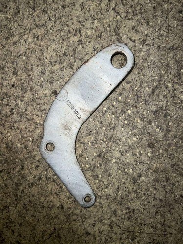 BMW 7 E32 Andere Motorraumteile 1250101 3.20 Petrol 1983 33961111