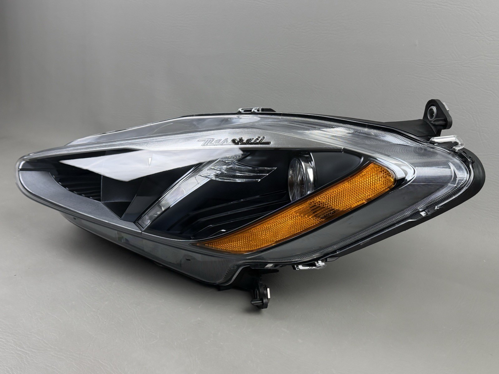 Maserati GranTurismo 2017-2019 Front Left Headlight