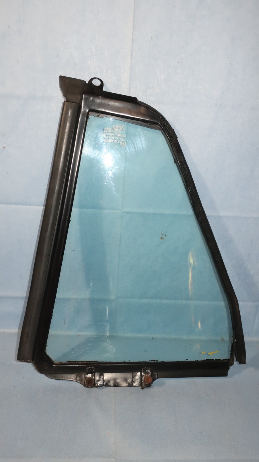 Maserati Biturbo  SPYDER RIGHT  REAR 1/4 GLASS # 10238