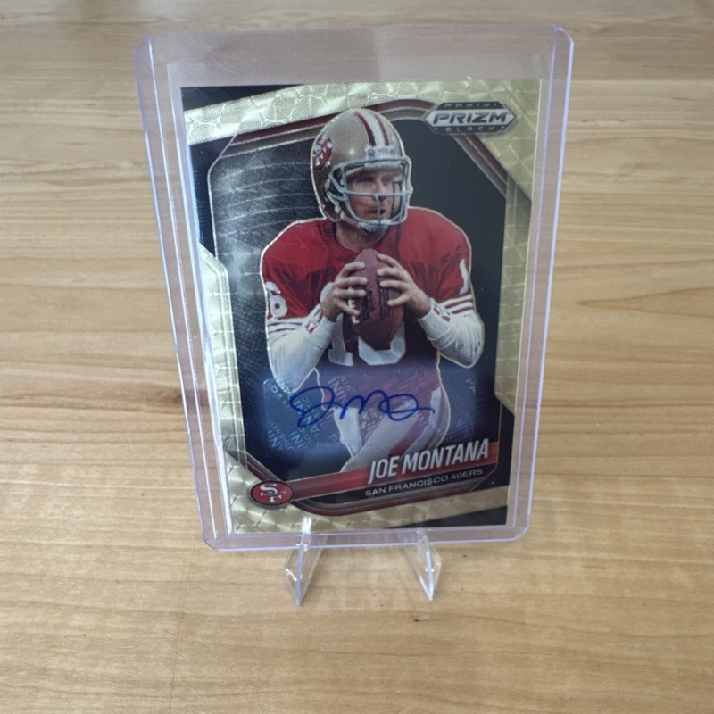 Panini Prizm Black 2025 Football Joe Montana Gold Vinyl Auto 5/5 #130 49ers