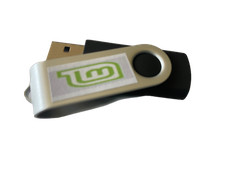 Linux Mint 20 "Ulyana" - Cinnamon 64-bit Bootable USB Thumb Flash Drive