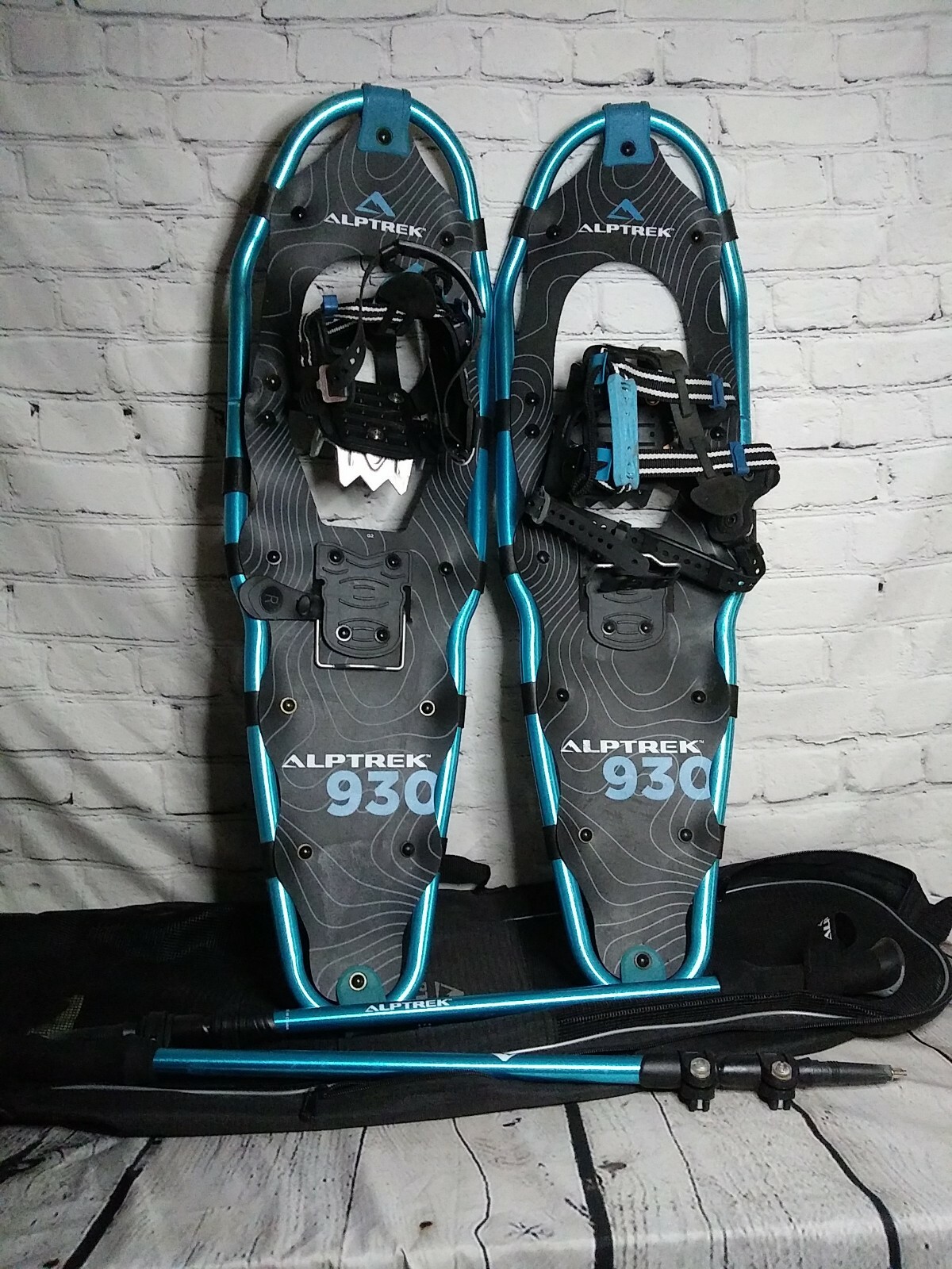 Alptrek 930 Snowshoes Full Kit with Poles & Carrying Bag Up To 250 lb Used. eBay