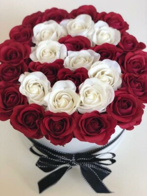 Ewiger Blumenstrauß aus Seide: Rosen Farbe nach Wahl