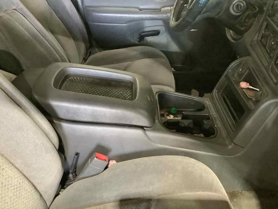 Used Front Right Door Assembly Front fits: 2005 Chevrolet Silverado 1500 pickup - Image 4 of 4