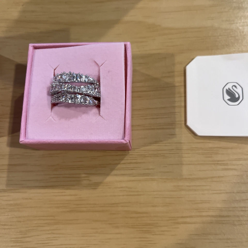 Кольцо Swarovski с кристаллом, созданным Джованной Энгельберт - Изображение 3 из 4