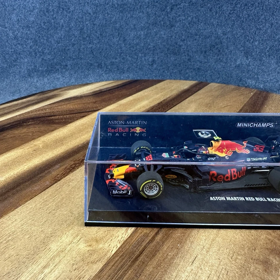 Minichamps Aston Martin Red Bull Racing Tag Heuer RB14 M. Verstappen 1/43 2018 - Image 2 of 4