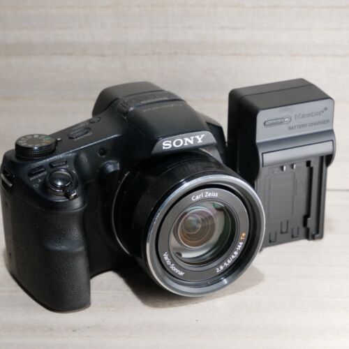 Sony DSC-HX200 18MP 30x Zoom Bridge Digital Camera - Black *GOOD/TESTED*