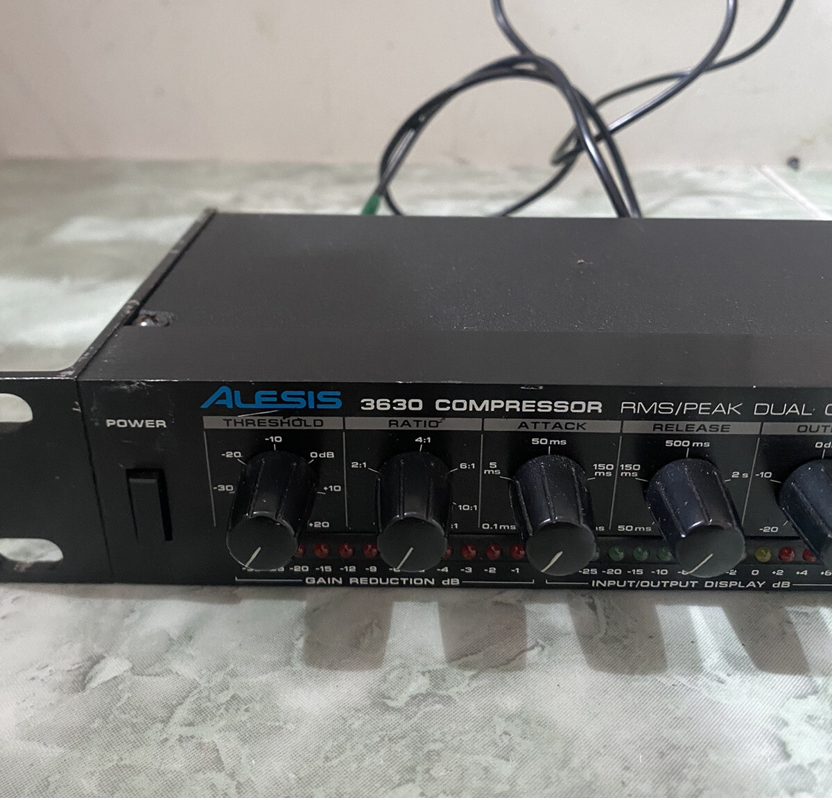 DTM・DAW ALESIS 3630 Comp/Limiter/Gate $_12.JPG?set_id=880000500F