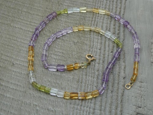 Atemberaubende Halskette 9 kt Gelbgold natürlicher Citrin, Amethyst, Periodot, Topas 18 Zoll