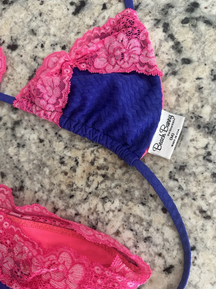 Bikini vintage de encaje Beach Bunny para dama, azul y rosa Foto 2 de 4