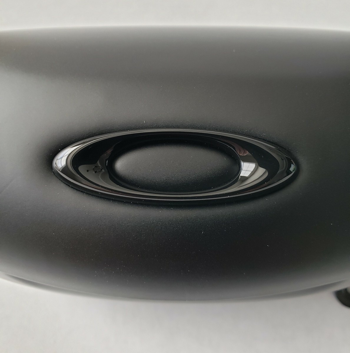 Authentic Oakley Holbrook XL O Icon Black Clamshell Sunglasses