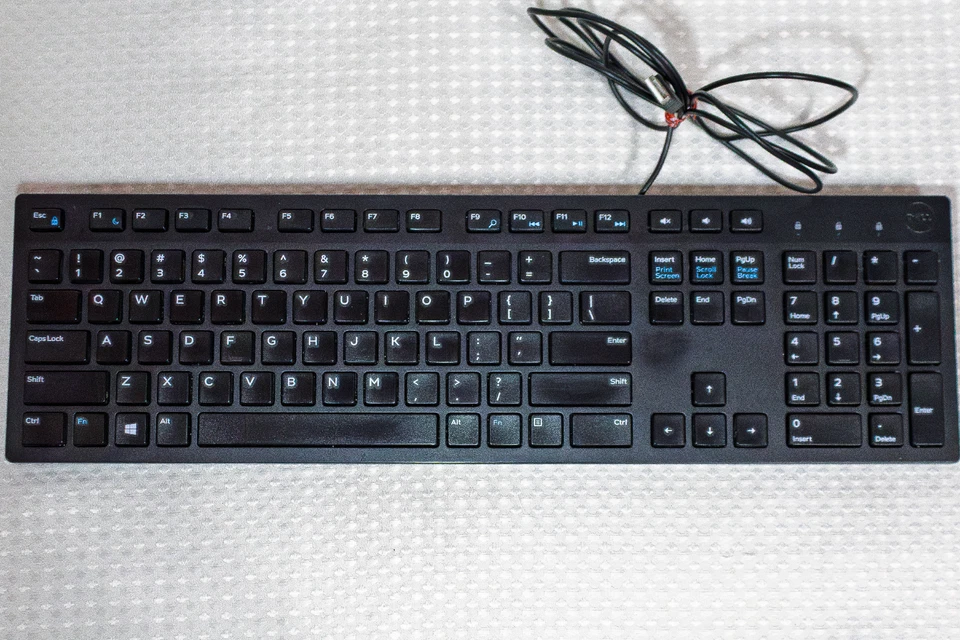 Logitech M317 Wireless Mouse + K840 Mechanical Keyboard Bundle Computer Combo - Image 3 of 4